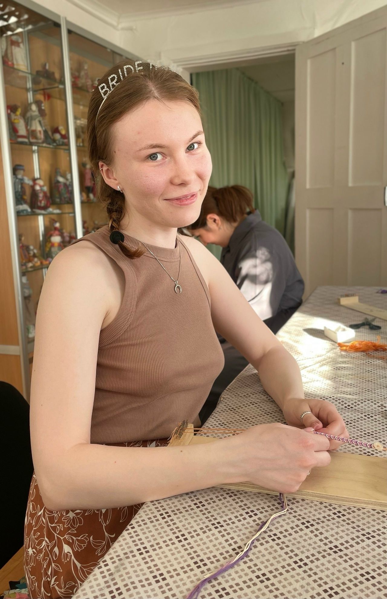 НИТИ, СВЯЗЫВАЮЩИЕ СЕРДЦА