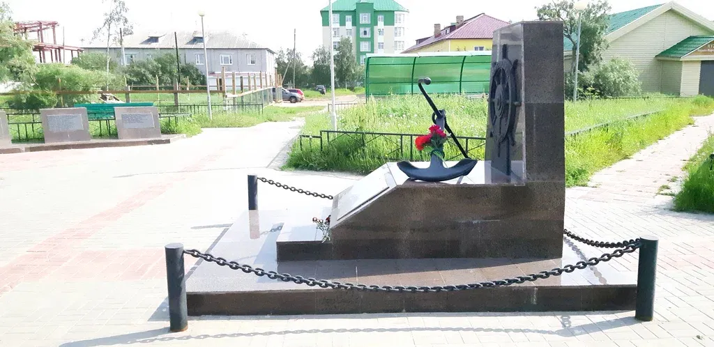 Экипажу буксирного парохода Комсомолец